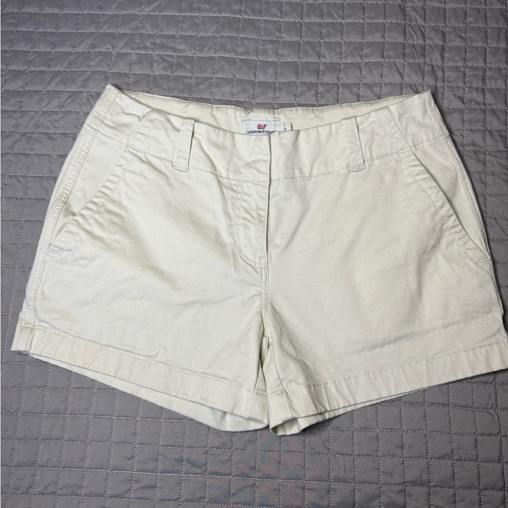 Vineyard Vines Women's Cream Shorts